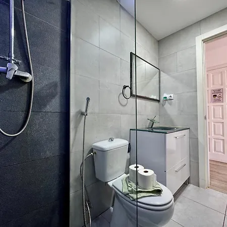 Modern With Sea Views In アパート