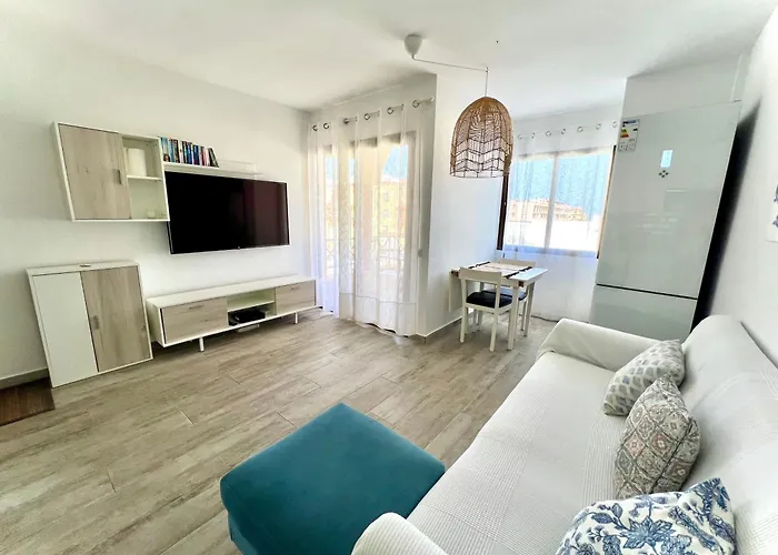 Modern With Sea Views In アパート