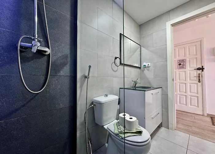 Modern With Sea Views In アパート